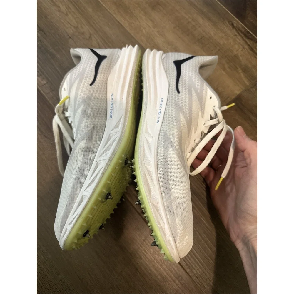 Hoka One‎ One Unisex Crescendo MD Running Shoes, Men's 9 / women's 10.5 US